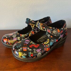 Anti-Fatigue Coffee Clogs